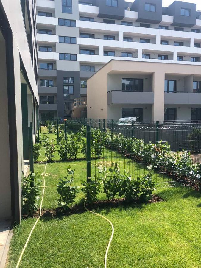 Garden Apartman Radnica - Private Parking Included Kosice Ngoại thất bức ảnh