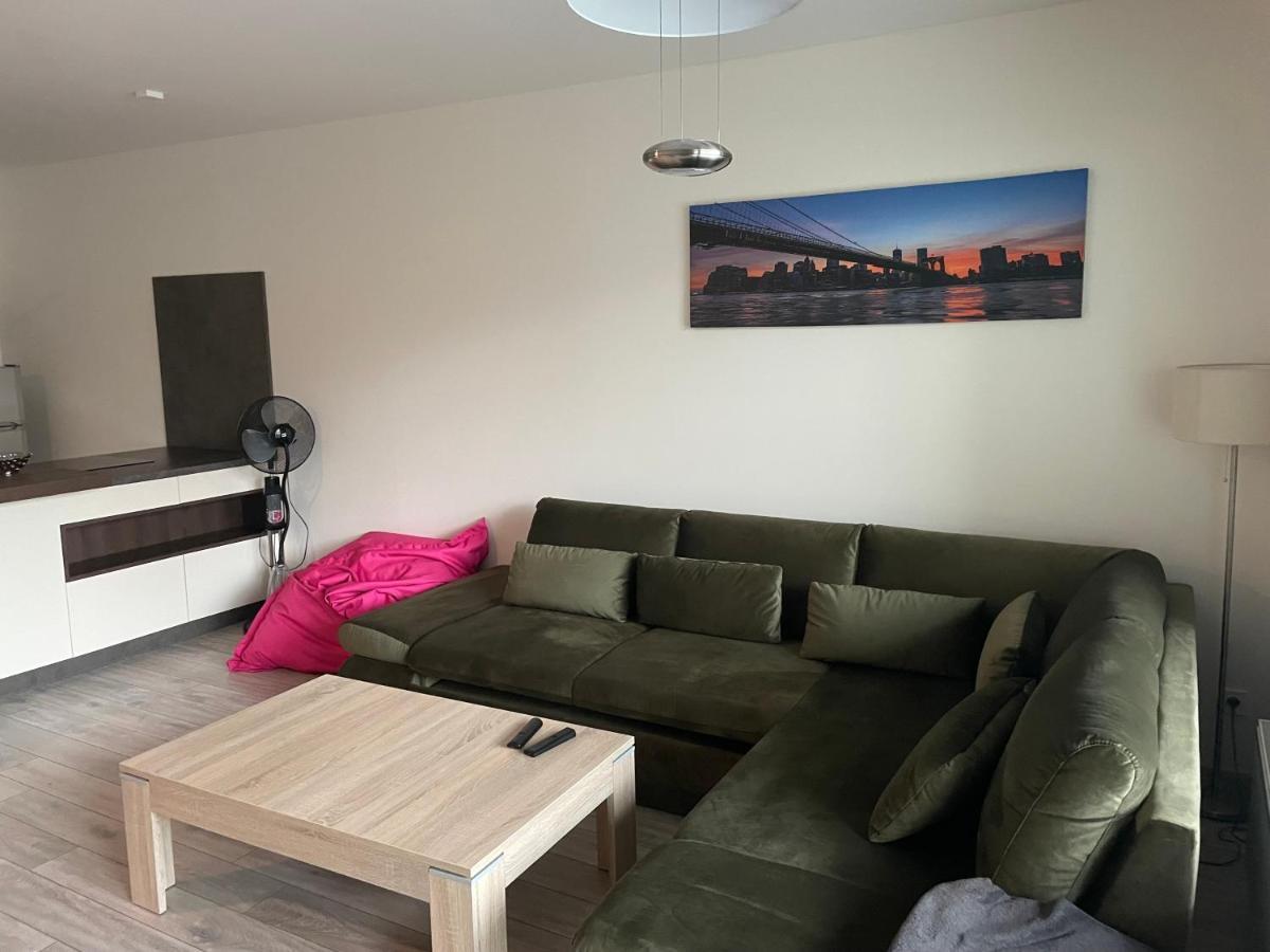 Garden Apartman Radnica - Private Parking Included Kosice Ngoại thất bức ảnh