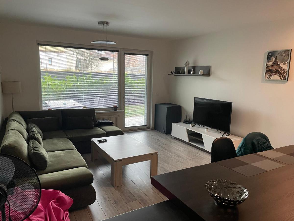 Garden Apartman Radnica - Private Parking Included Kosice Ngoại thất bức ảnh